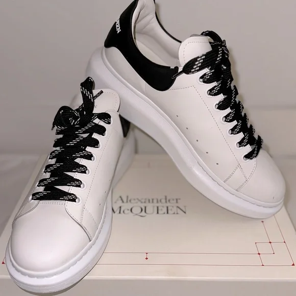 Alexander McQueen マフラー ブラックとホワイト 楽天市場】アレキサンダーマックイーン（マフラー・スカーフ